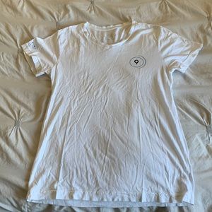 White Planet 9 V neck